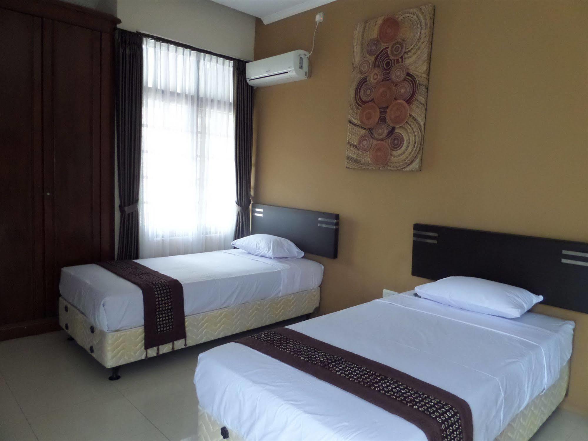 Oyo 201 Emdi House Timoho Hotel Yogyakarta Exterior foto